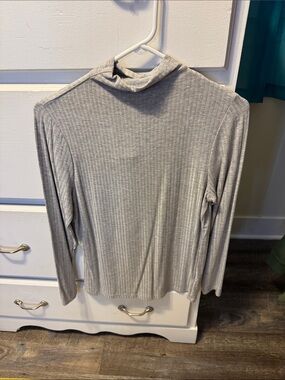 Christian Siriano Light Gray Ribbed Mock Neck Top